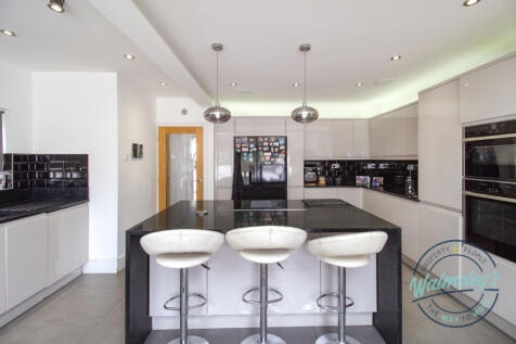 Breakfast bar detail