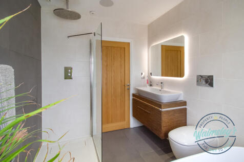 4 piece family bathroom