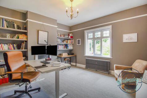 Double bedroom with garden views