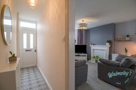 Entrance hallway &amp; sitting dining room