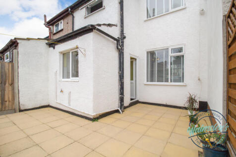 Patio to rear of kitchen
