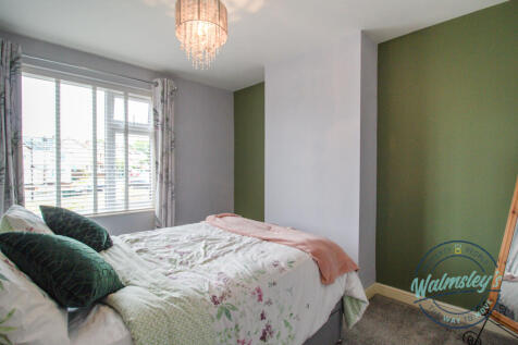Main bedroom to front aspect