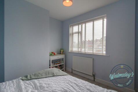 Rear bedroom 2