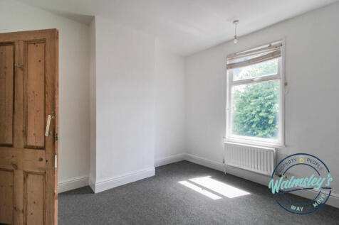 Rear bedroom