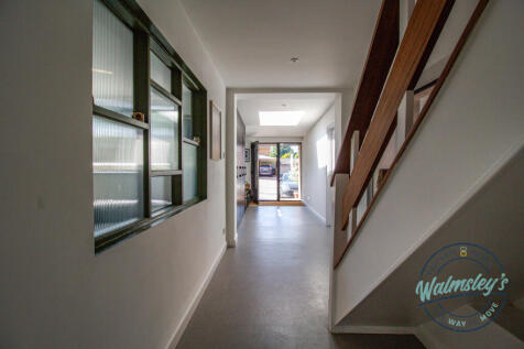 Impressive hallway with storage