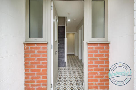 Storm porch &amp; entrance hallway
