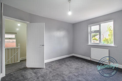Rear double bedroom_1