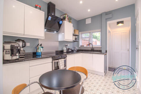 Kitchen dining room