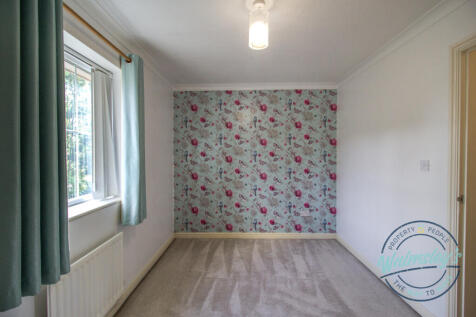 Rear bedroom