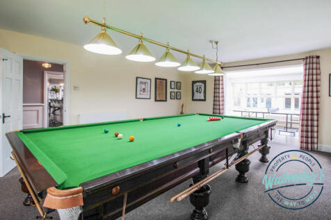 Formal lounge