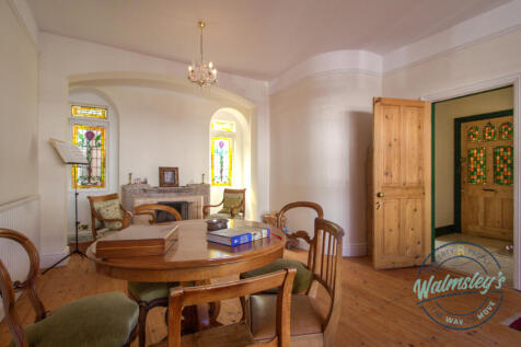 Sitting dining towards hallway