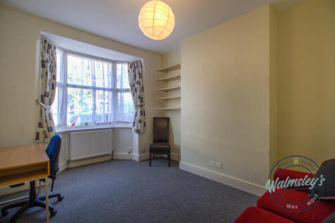 Sitting room with bay