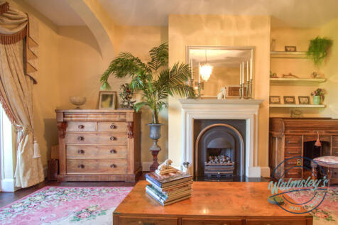 Rear sitting room detail