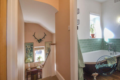 Landing &amp; 4 piece bathroom
