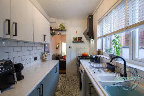 Kitchen towards rear reception