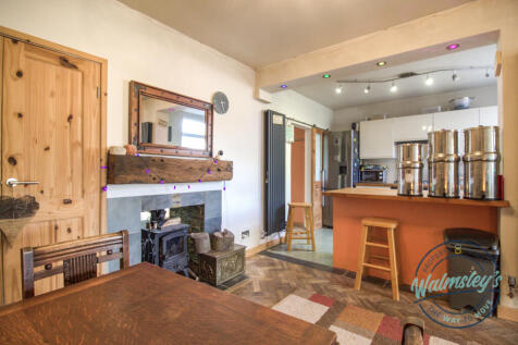 Dining room towards kitchen