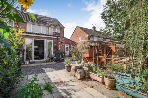 Rear gardens &amp; garden patio extension