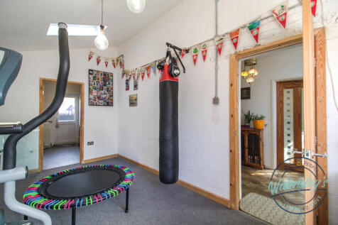 Ground floor bedroom towards hallway
