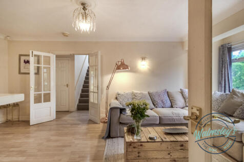 Sitting room from hallway