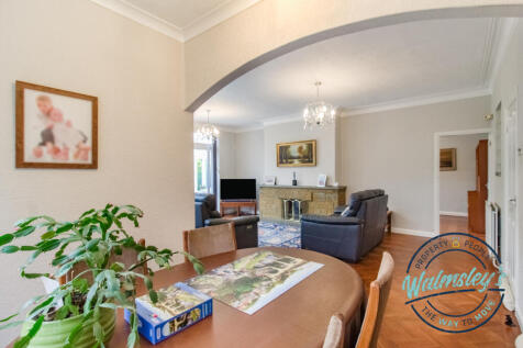 Dining & sitting room