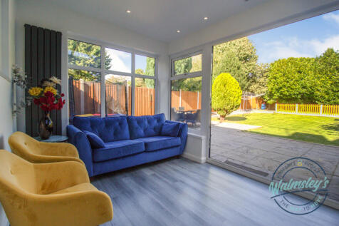 Garden room with bifolding doors