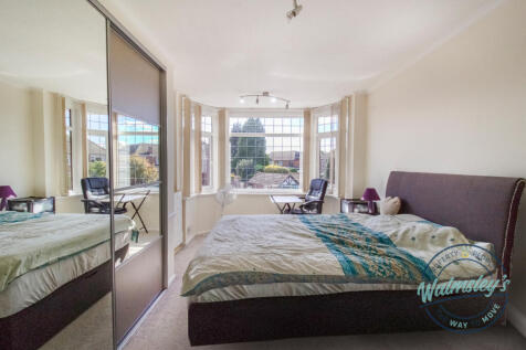 1 Double bedroom to front_