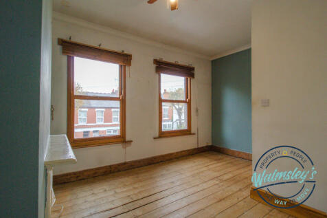 1st floor bedroom to frontage