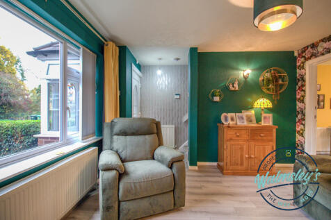 Sitting room towards staircase