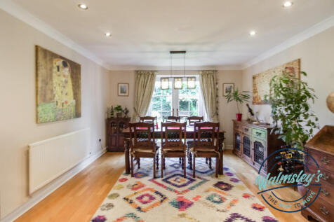 Dining room with French doors to gardens
