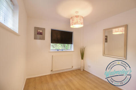 Double bedroom 2 to frontage