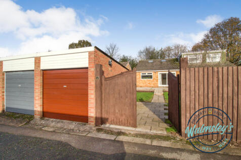 Rear access with gated drive & garage