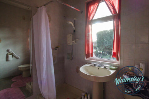 1st floor shower room