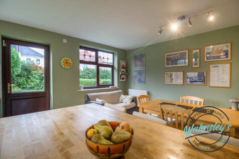 Kitchen dining & family room