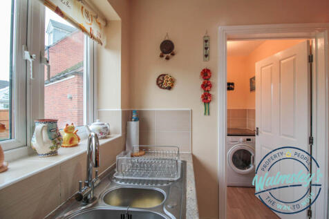 Kitchen &amp; utility room