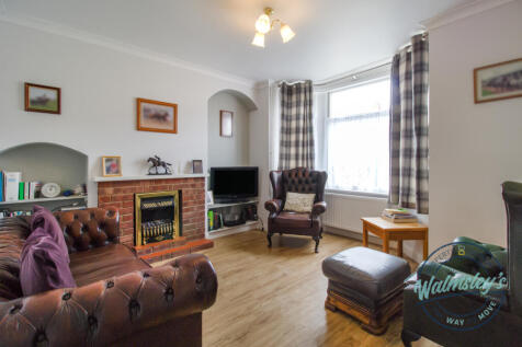 Sitting room with bay window