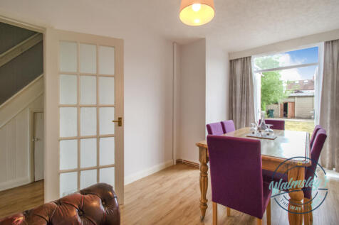 Dining room with French doors