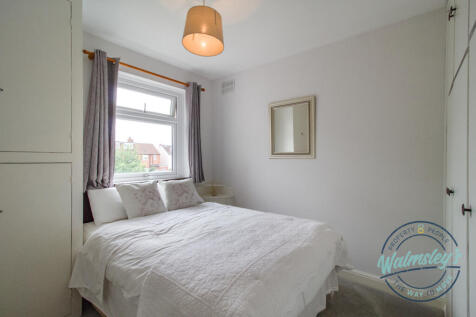 Rear bedroom