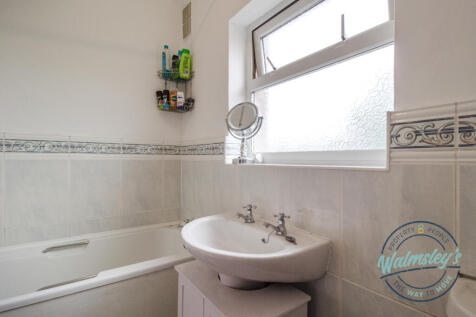 1st floor bathroom