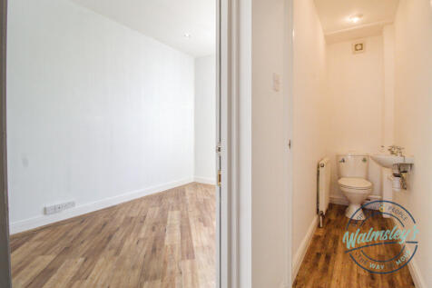 Rear double bedroom &amp; 1st floor cloakroom