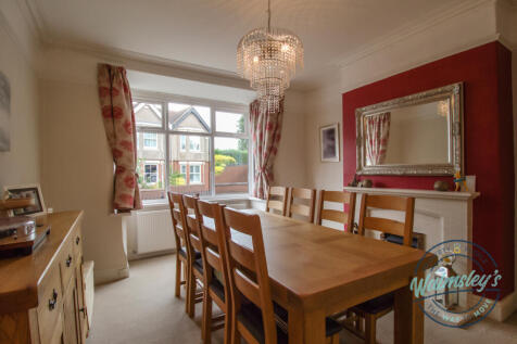 Dining room to frontage