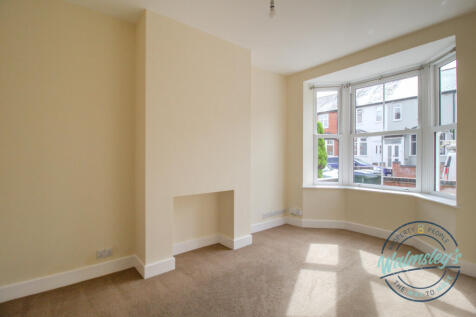 Sitting room to frontage