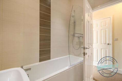 Bath with mains shower