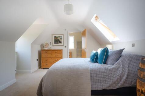 Master Bedroom to Ensuite