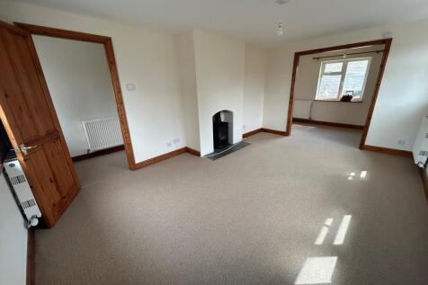 Lounge to hallway