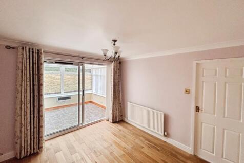 pbox-bedroom-323276.jpg