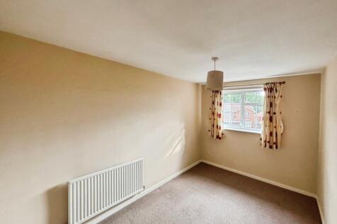 pbox-bedroom-323276.jpg