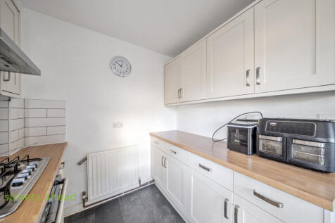 2b9e1fe6-33cb-475...