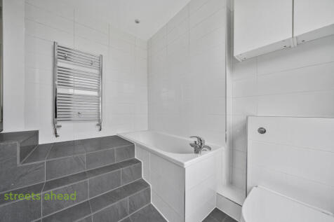 0e0273b4-25f4-47d...