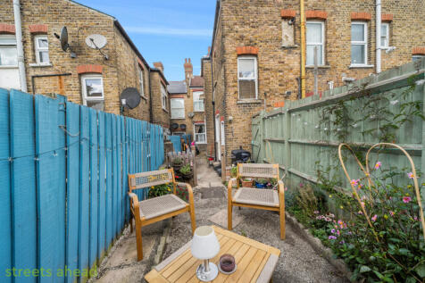 f852435d-19ec-40c...