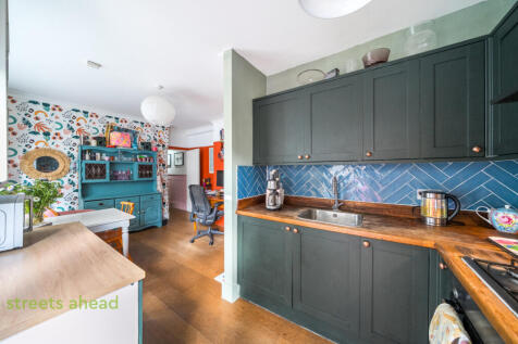 8a7e4715-0f83-4c5...